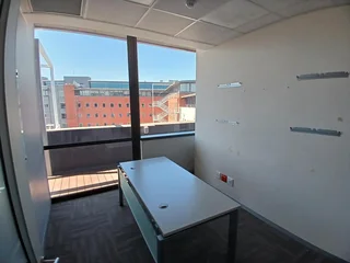 637 sqm Office to Let in Melrose Arch