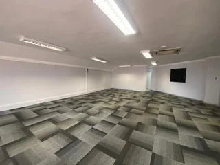 215 sqm Office To Let in Fourways