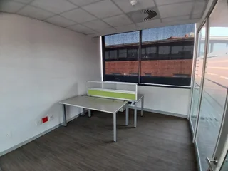 637 sqm Office to Let in Melrose Arch