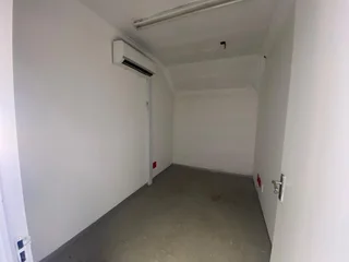 215 sqm Office To Let in Fourways