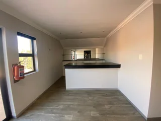 215 sqm Office To Let in Fourways