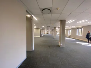 500 sqm Office To Let in Fourways