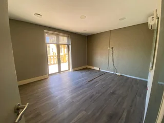 500 sqm Office To Let in Fourways