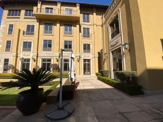 500 sqm Office To Let in Fourways