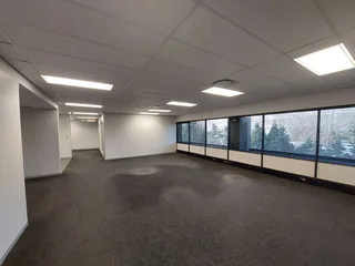 1140 sqm Office to Let