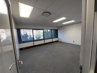 1140 sqm Office to Let