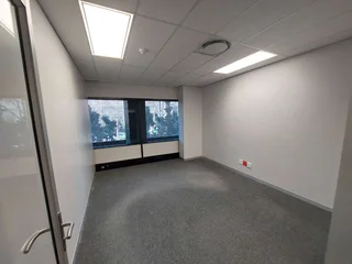 1140 sqm Office to Let