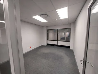 1140 sqm Office to Let