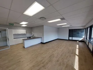 1140 sqm Office to Let