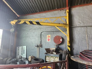 TO LET 500m² Workshop/Factory