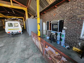 TO LET 500m² Workshop/Factory
