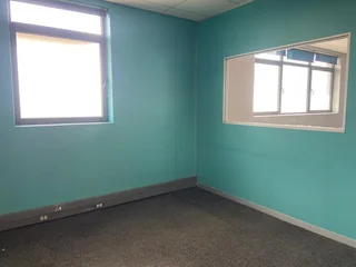 337 sqm Office To Let in Fourways