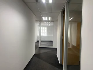 386 sqm Office To Let in Bryanston