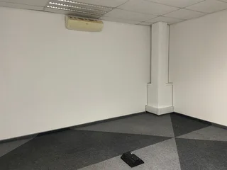 386 sqm Office To Let in Bryanston