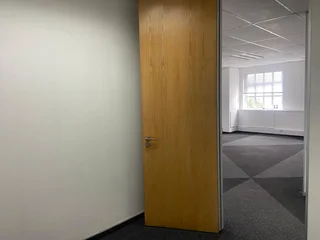 386 sqm Office To Let in Bryanston