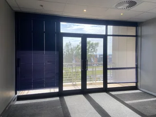 337 sqm Office To Let in Fourways