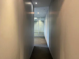 337 sqm Office To Let in Fourways