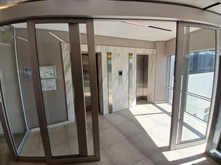 637 sqm Office to Let in Melrose Arch