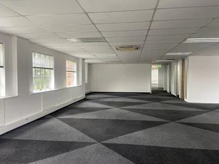 386 sqm Office To Let in Bryanston