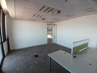 637 sqm Office to Let in Melrose Arch