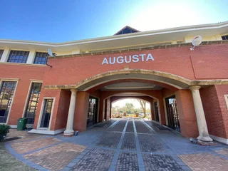 175 sqm Office To Let in Bryanston