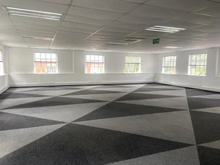 386 sqm Office To Let in Bryanston