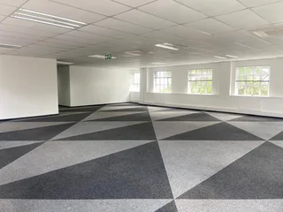 386 sqm Office To Let in Bryanston