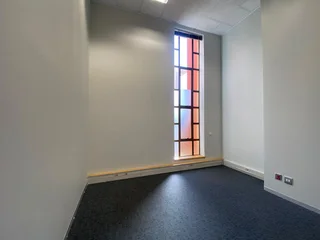 175 sqm Office To Let in Bryanston