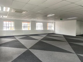 386 sqm Office To Let in Bryanston