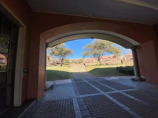 175 sqm Office To Let in Bryanston