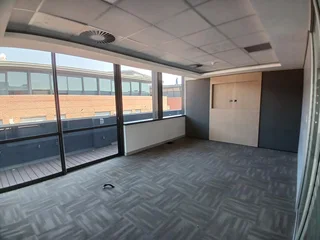 637 sqm Office to Let in Melrose Arch