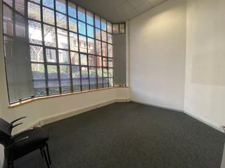 175 sqm Office To Let in Bryanston