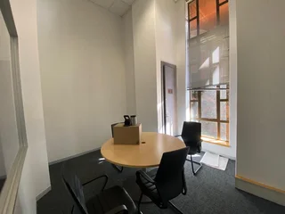 175 sqm Office To Let in Bryanston