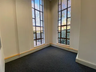 175 sqm Office To Let in Bryanston