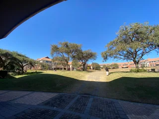 175 sqm Office To Let in Bryanston