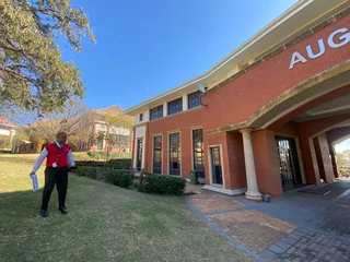 175 sqm Office To Let in Bryanston