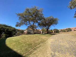 175 sqm Office To Let in Bryanston