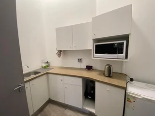 175 sqm Office To Let in Bryanston