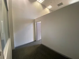 175 sqm Office To Let in Bryanston