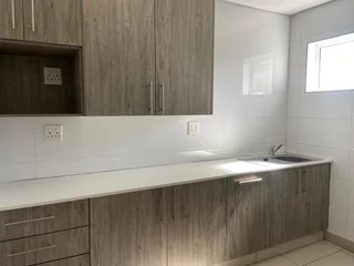 365 sqm Office To Let in Fourways