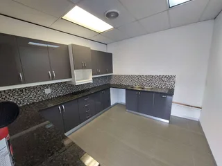 320 sqm Office to Let in Bedfordview