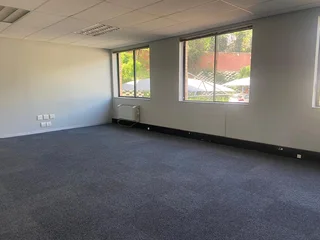 279 sqm Office To Let in Bryanston