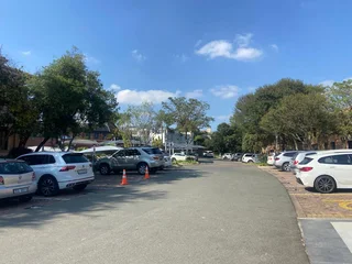 279 sqm Office To Let in Bryanston