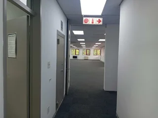 587m² Office to rent Rivonia
