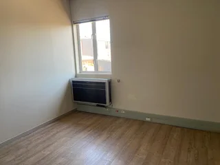 365 sqm Office To Let in Fourways