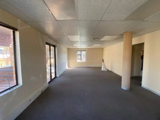 145 sqm Office To Let in Fourways