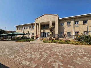 Offices available To Let in Meadowdale, Germiston