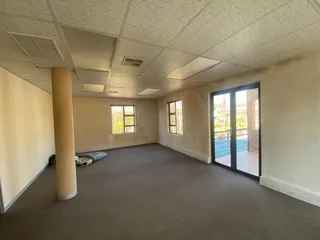 145 sqm Office To Let in Fourways