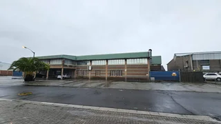 Freestanding Warehouse To Let In Epping