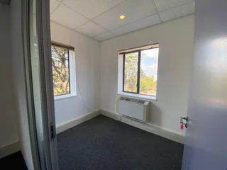 513 sqm Office To Let in Bryanston